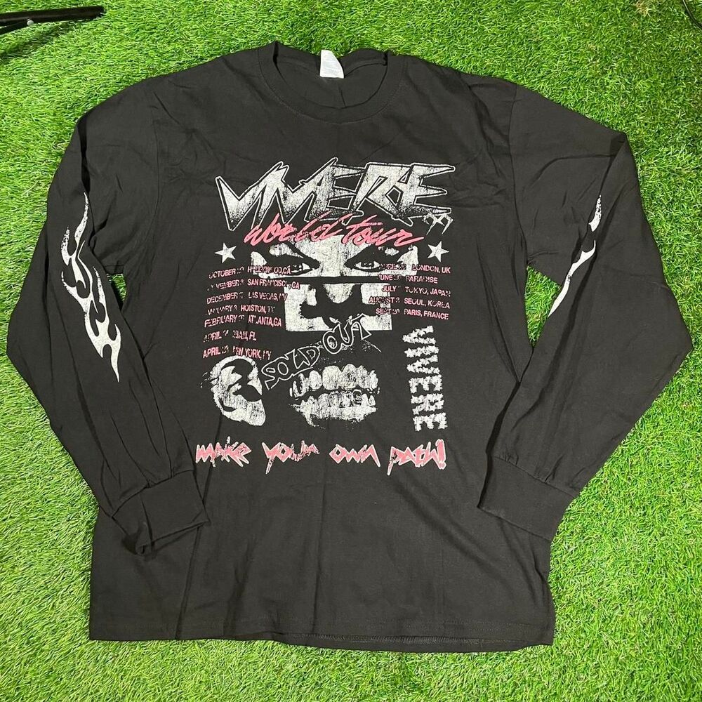 Vivere world tour Black and white long sleeve graphic shirt size L